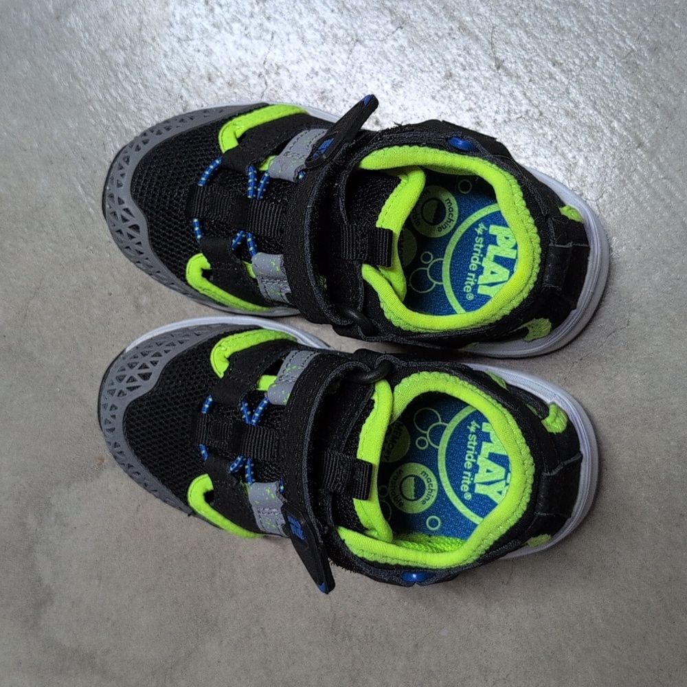 Made 2 Play By Stride Right Water Sneaker